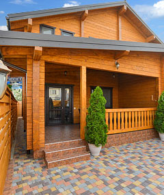 Затока відпочинок на березі моря котедж