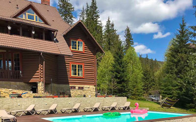 Житло з басейном котедж Ліс і Гори