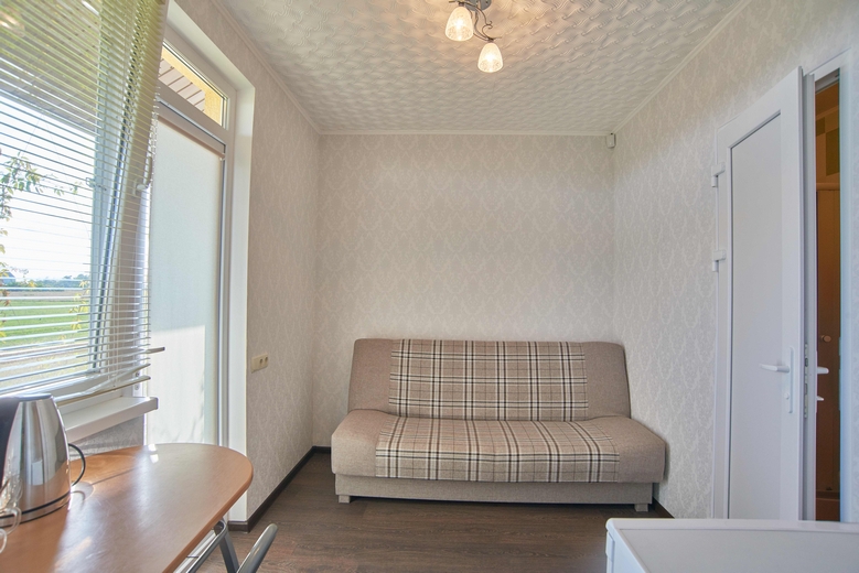 Кароліно-Бугаз недорогий готель Filin з басейном та харчуванням