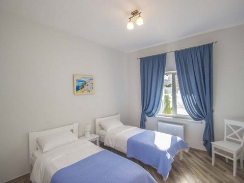 Кароліно-Бугаз недорогий готель Irini з кухнею