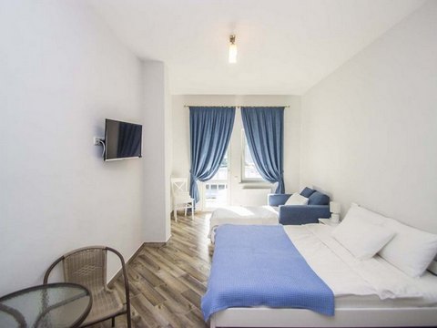 Кароліно-Бугаз недорогий готель Irini з кухнею