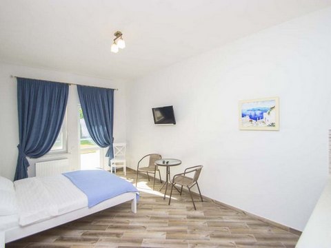 Кароліно-Бугаз недорогий готель Irini з кухнею