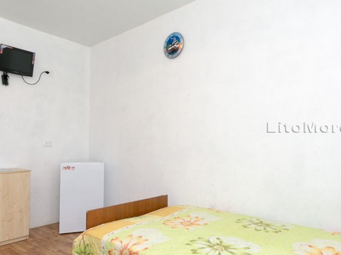 Кароліно-Бугаз недорогий готель Роза вітрів з басейном та сауною