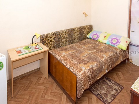 Кароліно-Бугаз недорогий готель Роза вітрів з басейном та сауною