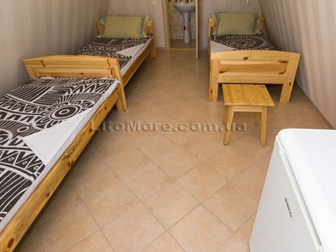 Курортне база відпочинку біля моря Приморська