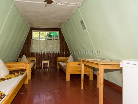 Курортне база відпочинку біля моря Приморська