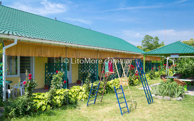 Бази відпочинку на березі моря з басейном та харчуванням Одеська область Приморське