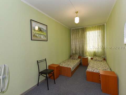 Приморське, база відпочинку Вітерець