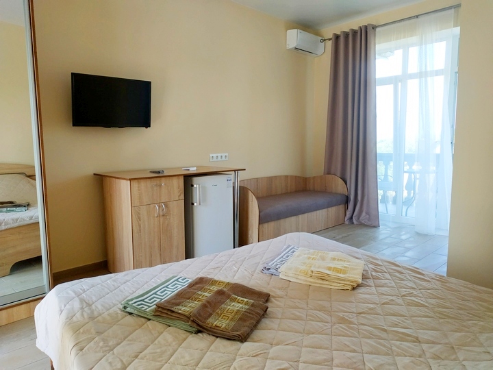 Приморське готель Ellada Palace