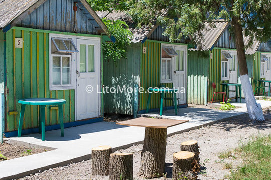 Приморське готель Колос