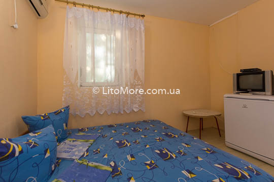 Приморське готель Колос