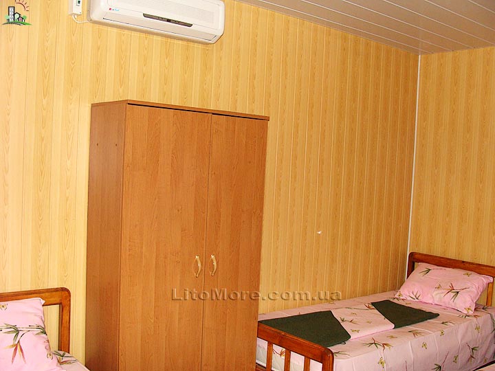 Приморське база відпочинку Металіст