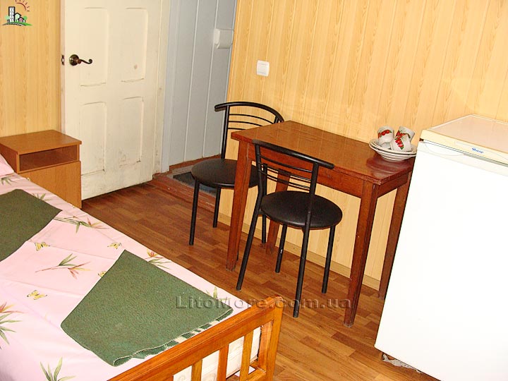 Приморське база відпочинку Металіст