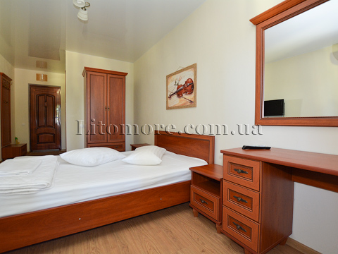 Арабатская стрелка, фото номера базы отдыха Робинзон