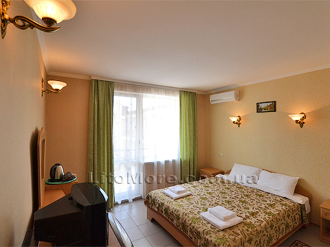 Грибівка, база відпочинку Югами, фото номера