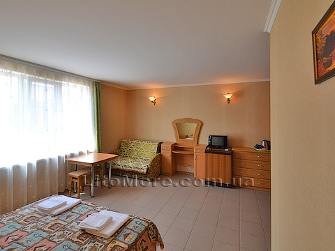 Грибівка, база відпочинку Югами, фото номера