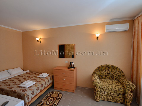 Грибівка, база відпочинку Югами, фото номера