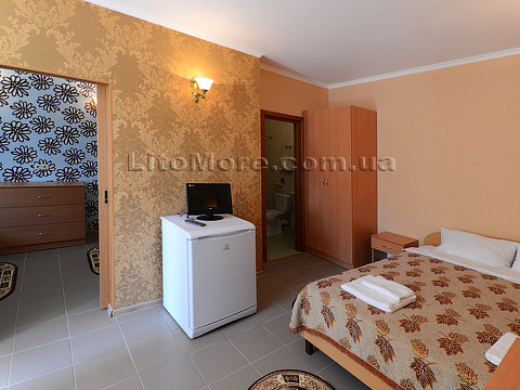 Грибівка, база відпочинку Югами, фото номера