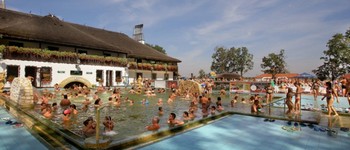 Берегове термальні води