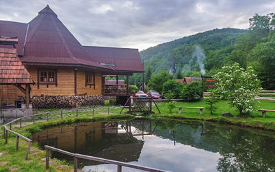 Відпочинок у Карпатах з чаном, басейном в Лумшорах