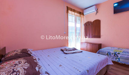 Колос Приморське база відпочинку біля моря