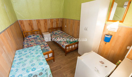 Металіст Приморське база відпочинку біля моря