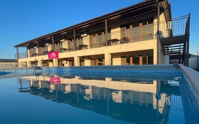 Бази відпочинку України з басейном ОДеська область Приморське Мираж