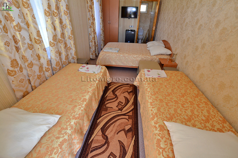 Затока готель Карпати перша лінія