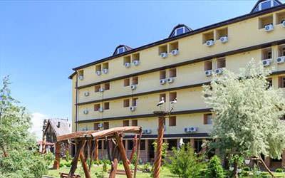 Коблево готель з басейном Лагуна